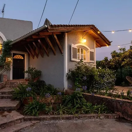 Serene Seaside Bliss - Lush & Secluded Garden Oasis Kalamata Exterior photo