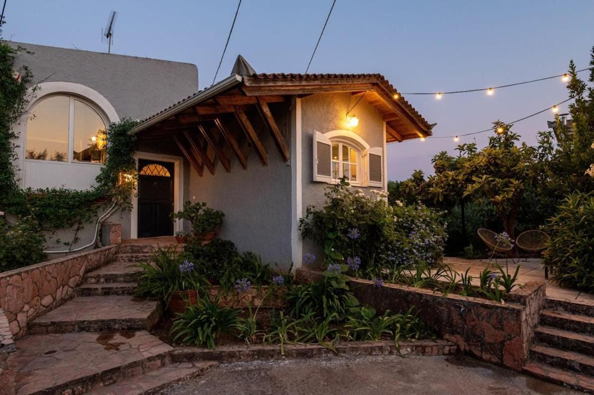 Serene Seaside Bliss - Lush & Secluded Garden Oasis * Kalamata